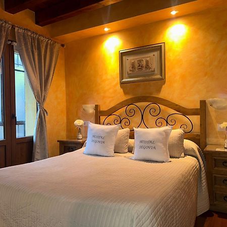 Hostal Segovia Adults Only Zewnętrze zdjęcie