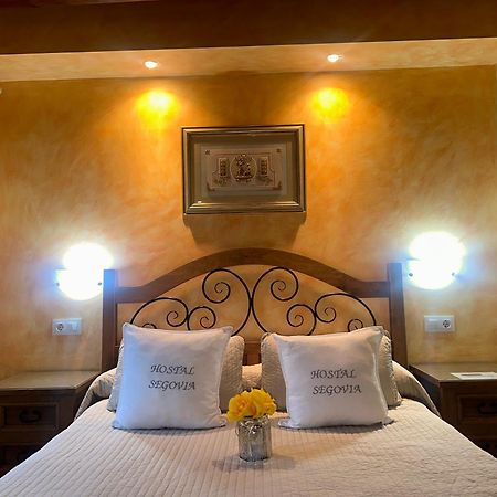 Hostal Segovia Adults Only Zewnętrze zdjęcie