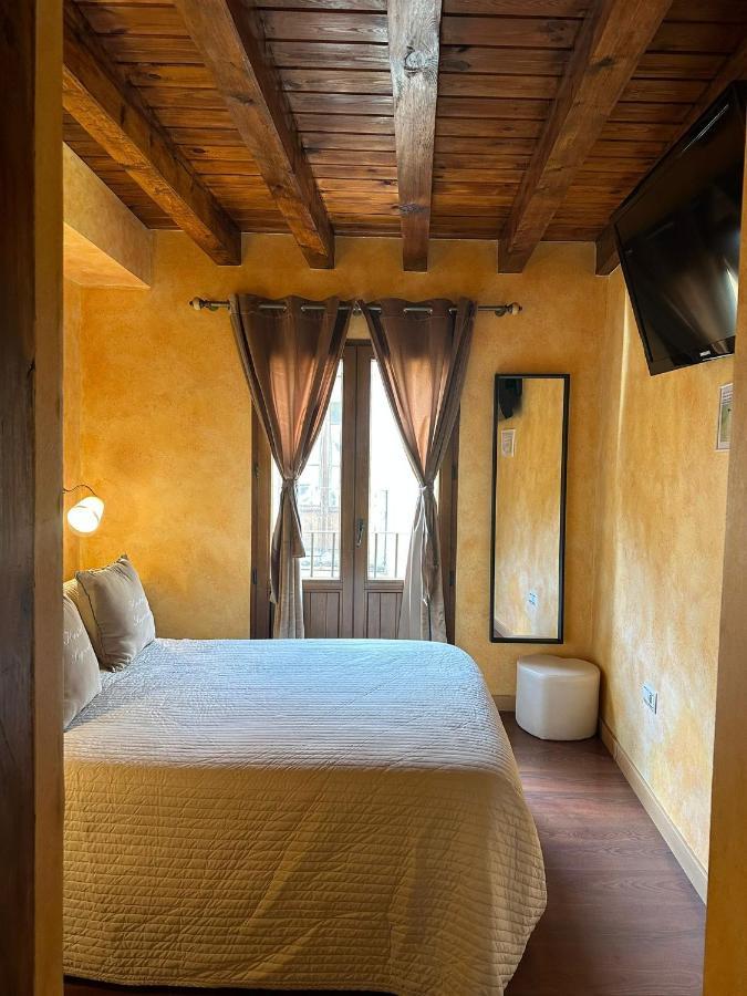 Hostal Segovia Adults Only Zewnętrze zdjęcie