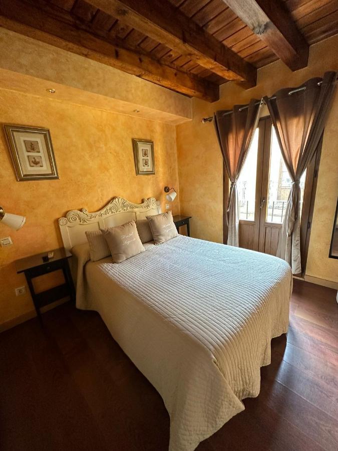 Hostal Segovia Adults Only Zewnętrze zdjęcie