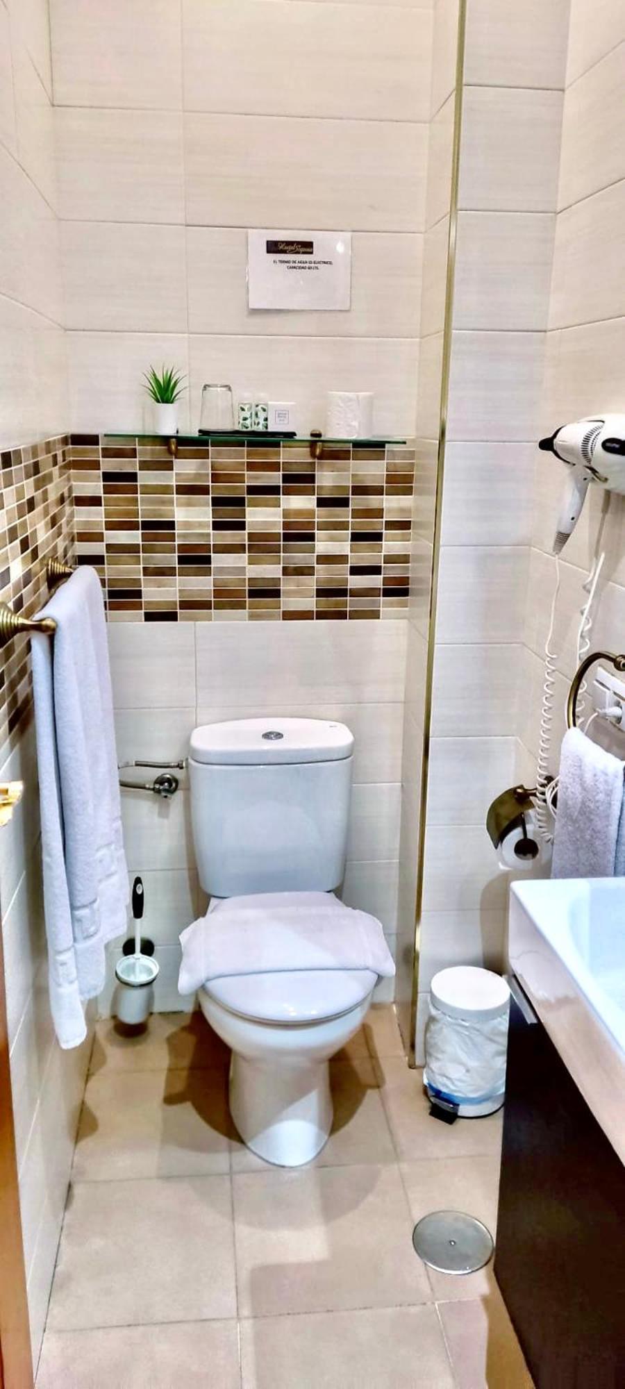 Hostal Segovia Adults Only Zewnętrze zdjęcie