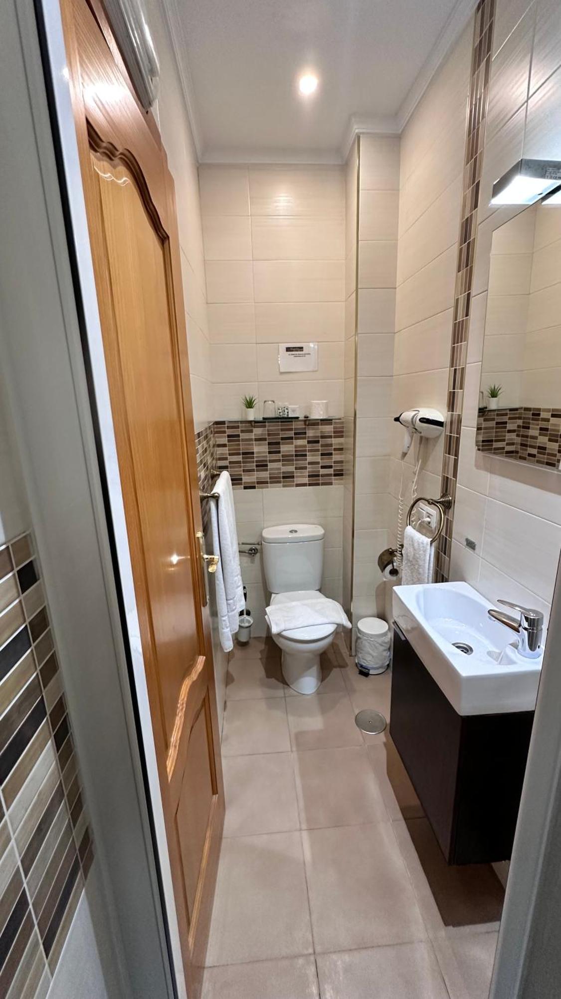 Hostal Segovia Adults Only Zewnętrze zdjęcie