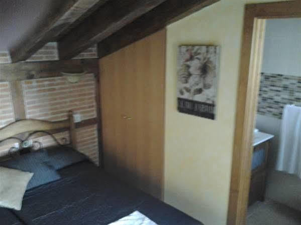 Hostal Segovia Adults Only Zewnętrze zdjęcie